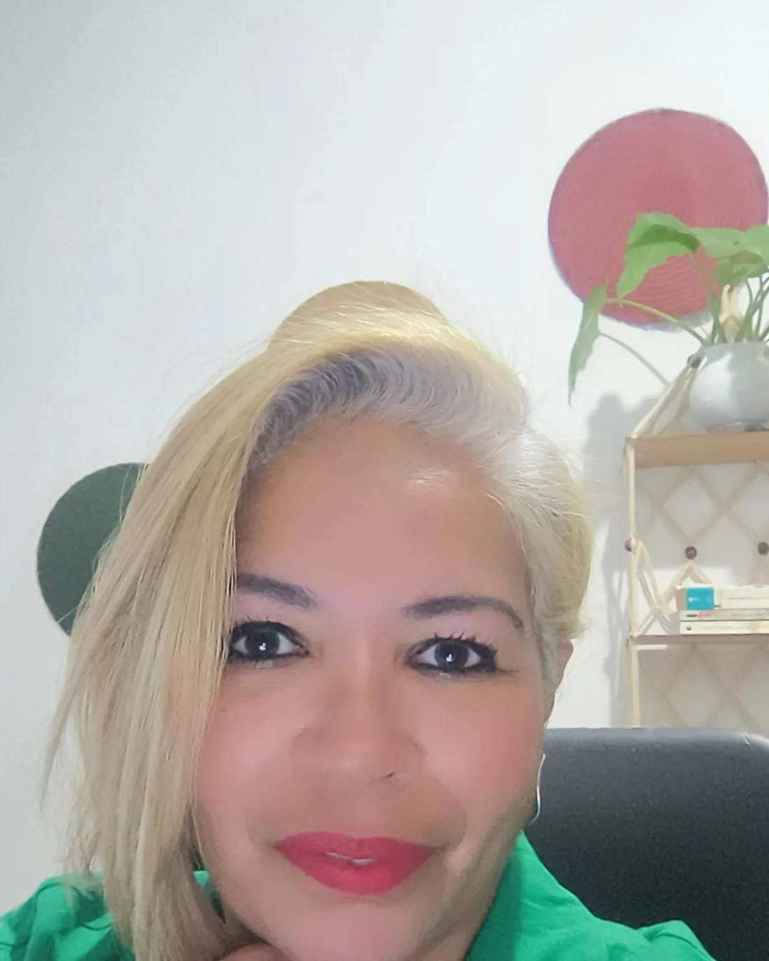 Retrato de Vivian Karla Tavares de Oliveira