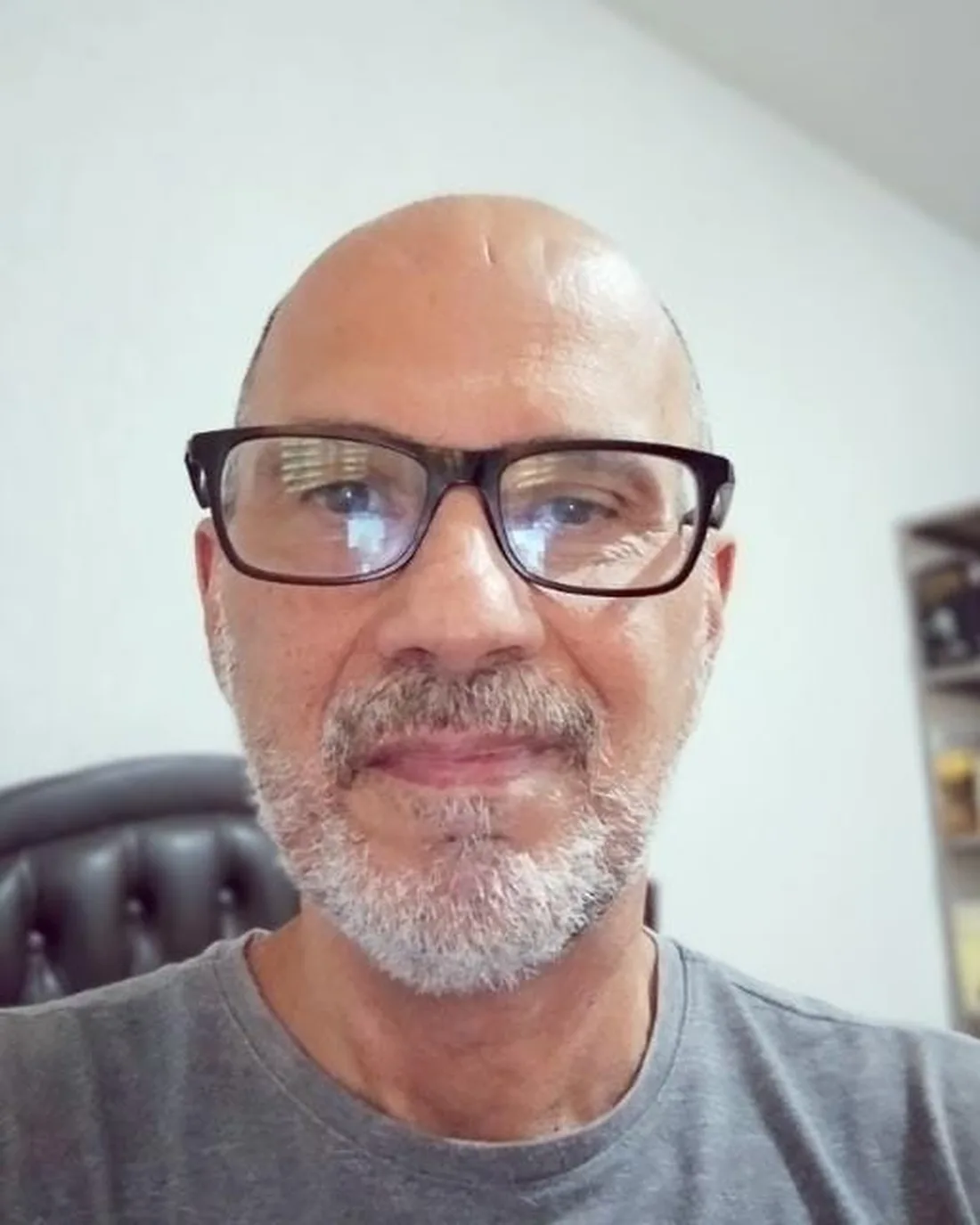 Retrato de James Penido